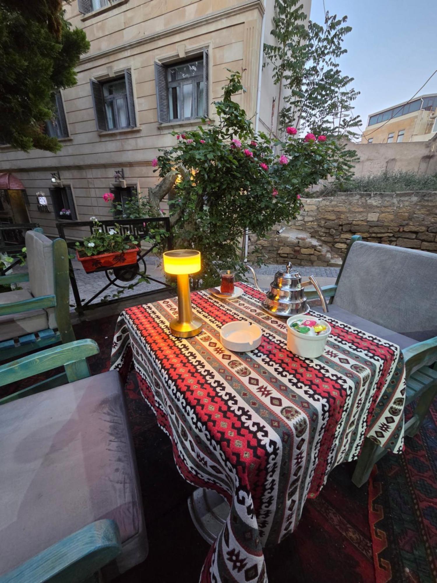 Chambers Old City Hotel Baku Exteriör bild